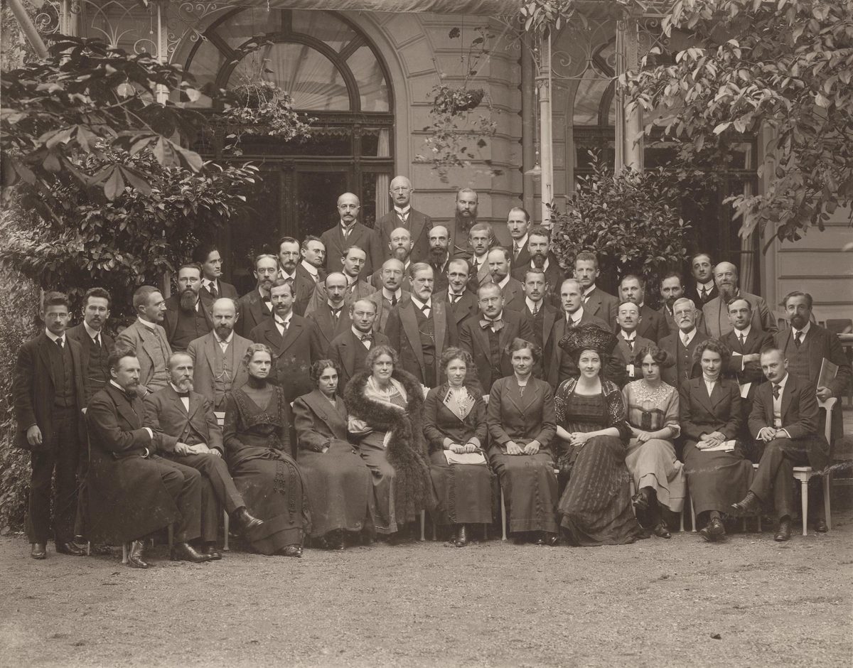 Group photograph of delegates to the Third International Psychoanalytic Congress, Weimar, September 1911, including Freud, Jung, Emma Jung, Toni Wolff and Lou Andreas-Salome.
